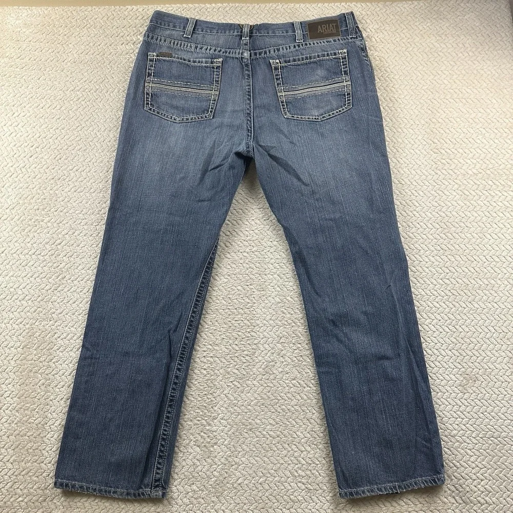 Ariat M2 Jeans Mens 40x32 Traditional Relaxed Boot Cut Blue Denim Western Work - Picture 2 of 16